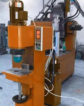 鉚接機(jī)廠家有哪些規(guī)格型號(hào)？